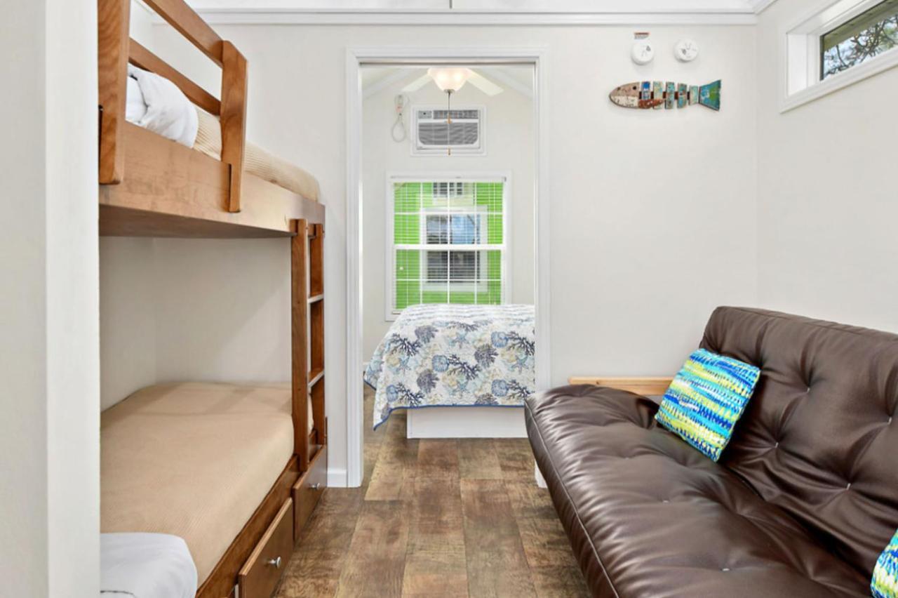 Jellystone Park Chincoteague Island Villa Phòng bức ảnh
