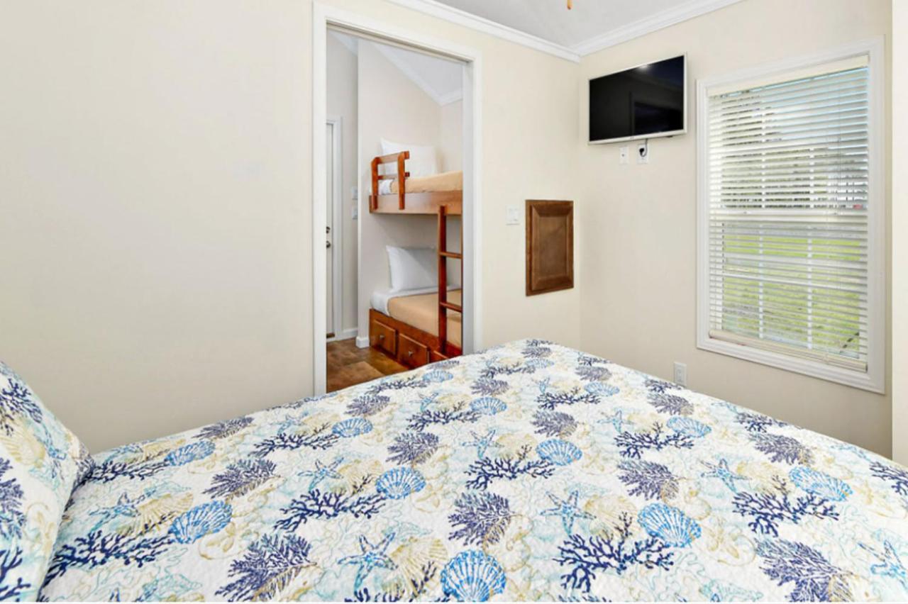Jellystone Park Chincoteague Island Villa Phòng bức ảnh